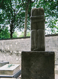 Replica of Brancusi's "The Kiss"